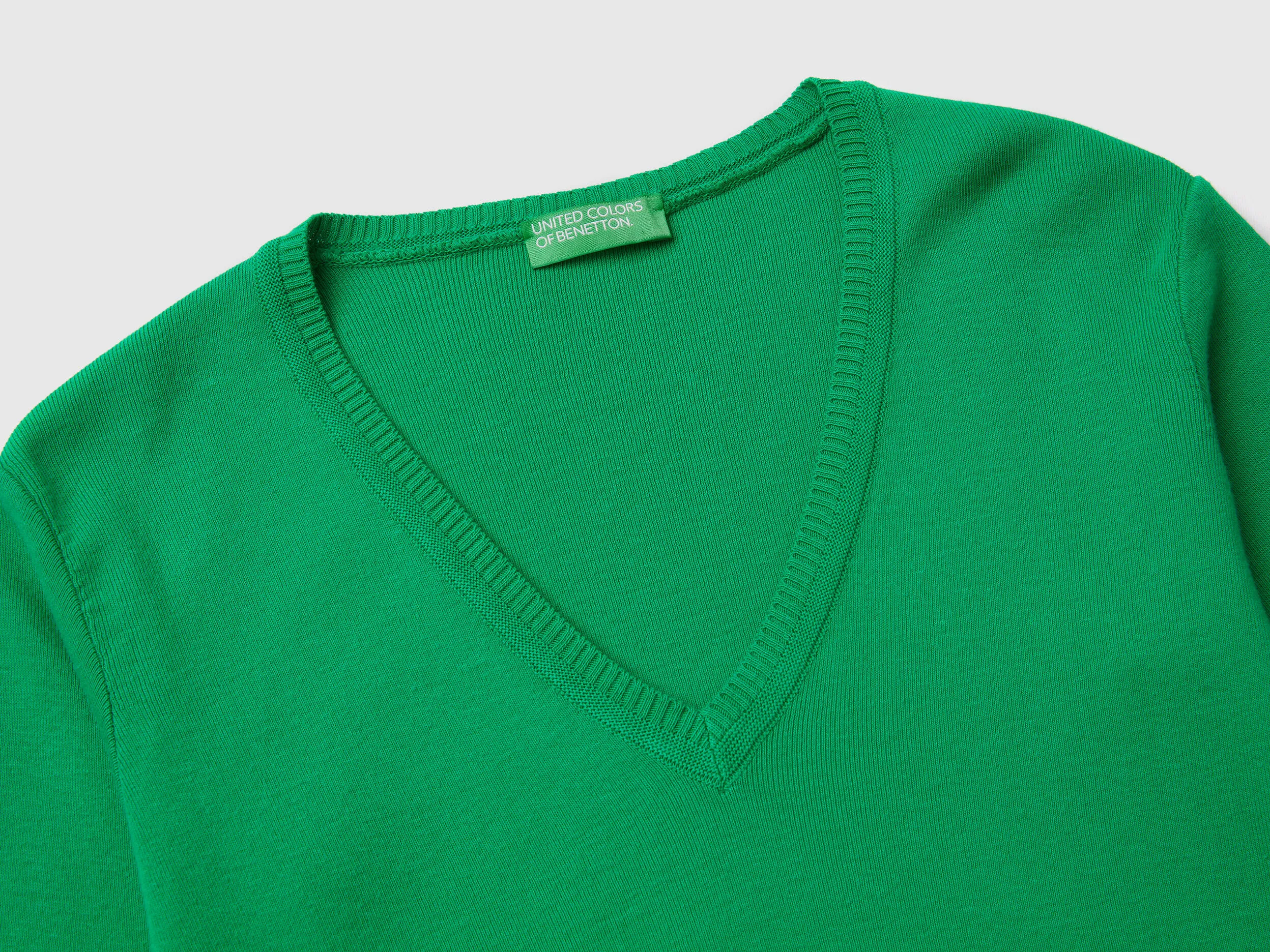 V-neck sweater in pure cotton - Green | Benetton